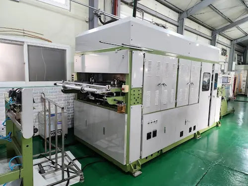 製品の生産設備について説明,Auto Forming Machine,左からの角度