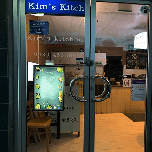 ガラス接着式ライトパネル, 飲食店のメニューなどを表示, 店舗への集客, シールフックを接着して設置