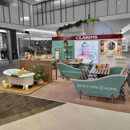 クラランス,スパをモチーフにした百貨店ディスプレイ,ショッピングモール,百貨店,フランチャイズドラッグストア,商業施設