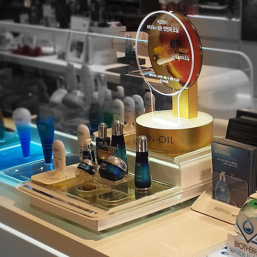 透明アクリルとLEDを用いた化粧品ディスプレイ,ショッピングモール,百貨店,フランチャイズ