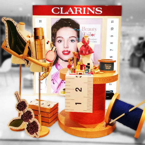 クラランス化粧品,針と糸,メジャーをモチーフにした化粧品ディスプレイ, 百貨店,ショッピングモール,商業施設