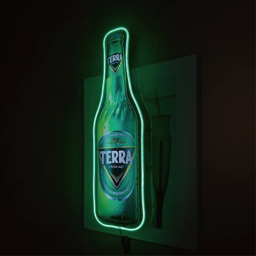 ビール製品を自由な形状のライトで表現, 縁にはネオンをあしらい視覚効果アップ, バー・居酒屋, 歓楽施設, リカーショップ