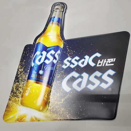 ビール瓶がエンボス加工された印刷真空成形POP,エンボス加工,少量生産,歓楽施設,ナイトスポット,バー・居酒屋