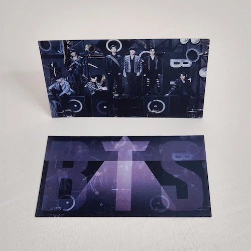 K-POPグループBTSのレンチキュラー,メンバーたちとロゴの両面変化