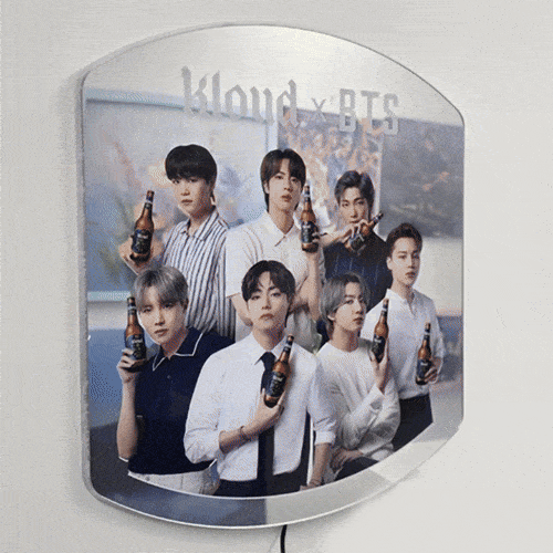 K-POPスターのBTS, 背面が鏡でメンバーとブランド名が光る自由形状のライトサイン, FFL
