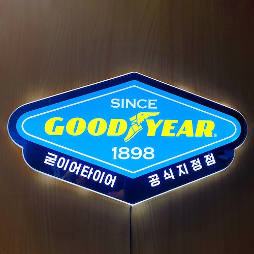 グッドイヤータイヤ,フレームは鏡,ロゴは照明,自由形状ライト,FFL,タイヤ専門店,ディーラー,カーショップ,カーケアショップ