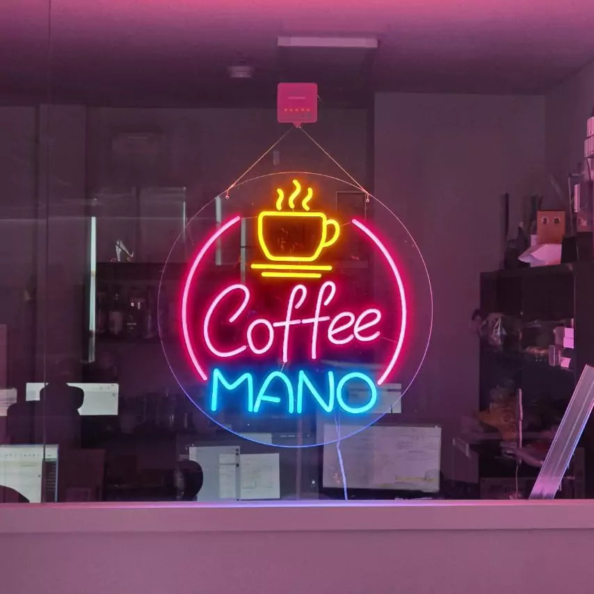 MANOCoffeeロゴのLEDネオンサイン看板 窓ガラス設置タイプの全体写真
