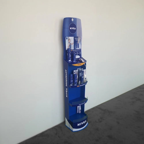 ニベア,製品の形状をモチーフに直観的なプロモーションと販売のための簡易什器,フォーメックスと透明PET素材,ショッピングモール,商業施設,ドラッグストア