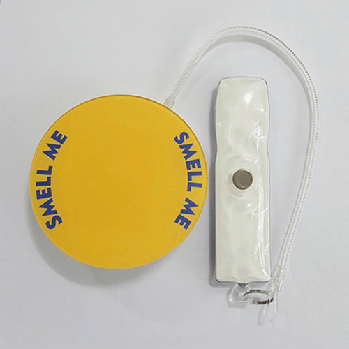 ニベア(イギリス). 製品をミニチュアサイズにして製作した香水テスター,陳列棚に設置し顧客が直接製品の香りを試せる香水テスター,磁石設置式,ショッピングモール,百貨店,フランチャイズドラッグストア,商業施設