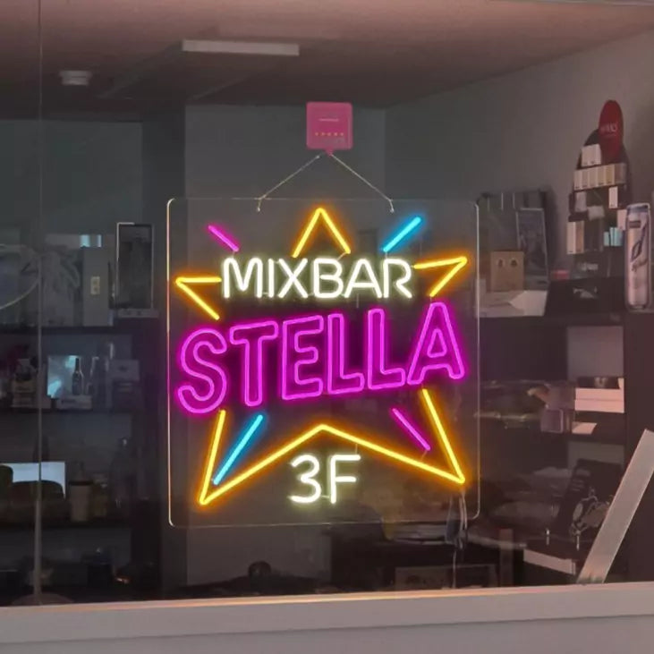 STELLAロゴのLEDネオンサイン看板 窓ガラス設置タイプの全体写真